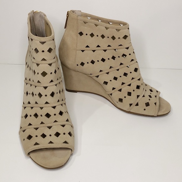 NWOT Michael Kors Women's Shoe - Picture 3 of 12